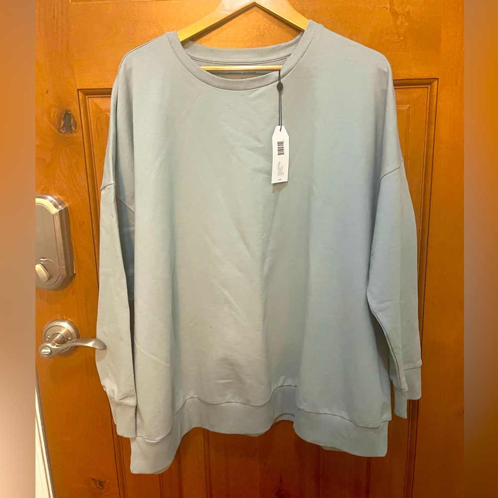NWT. Universal Standard Lauren sweatshirt.